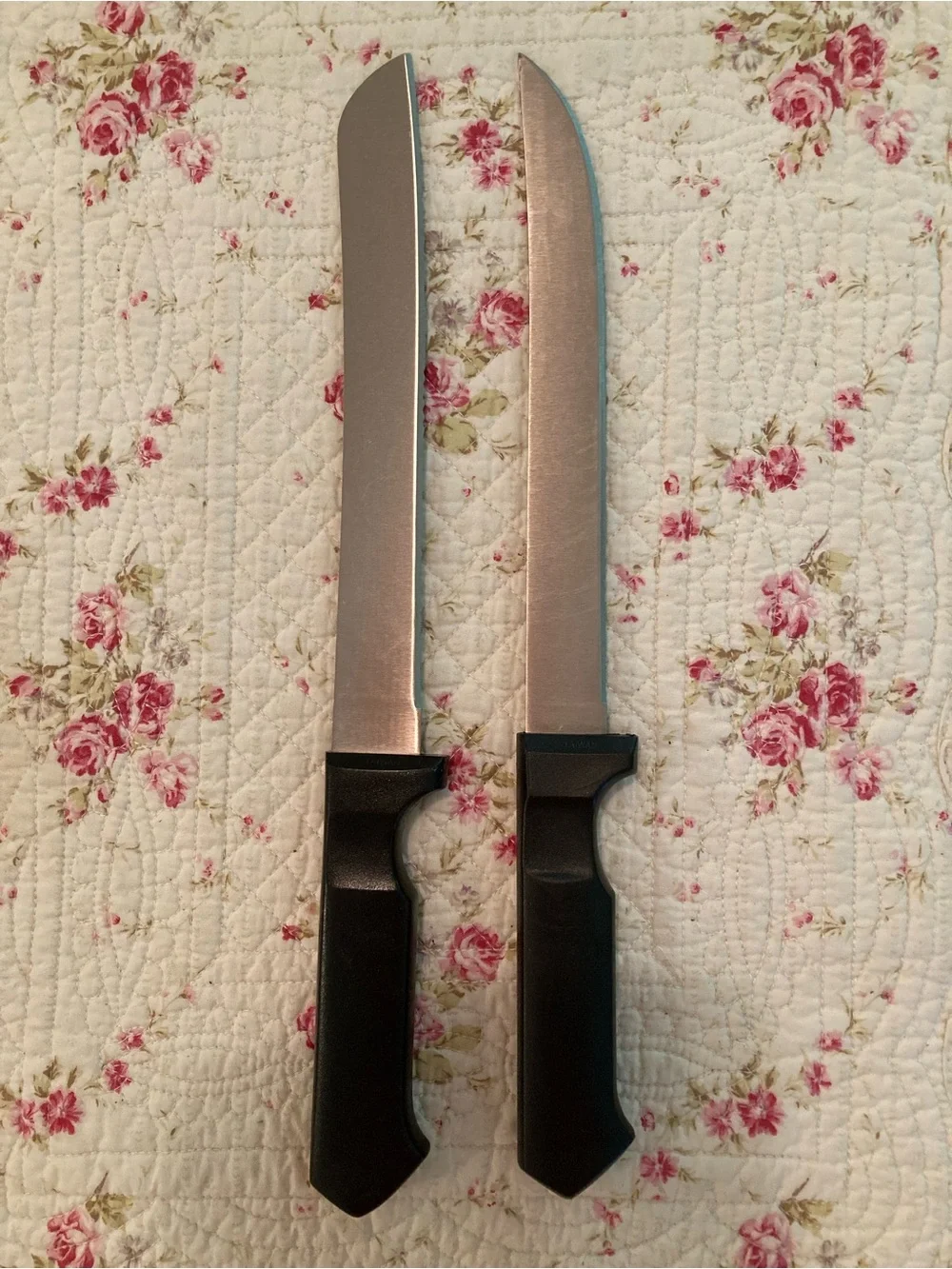 S/2 Vintage Farberware Serrated Kitchen Knives